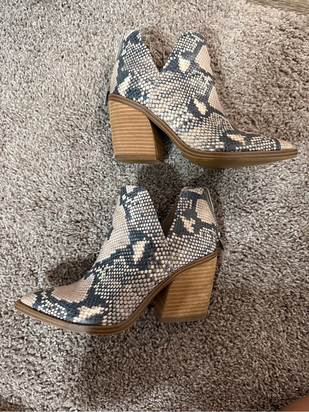 Womens Snake-Print Block Heel Ankle Bootie - Beige/Black